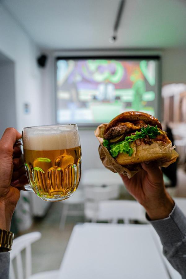 Street Food Possonium Apartments Bratislava Eksteriør bilde
