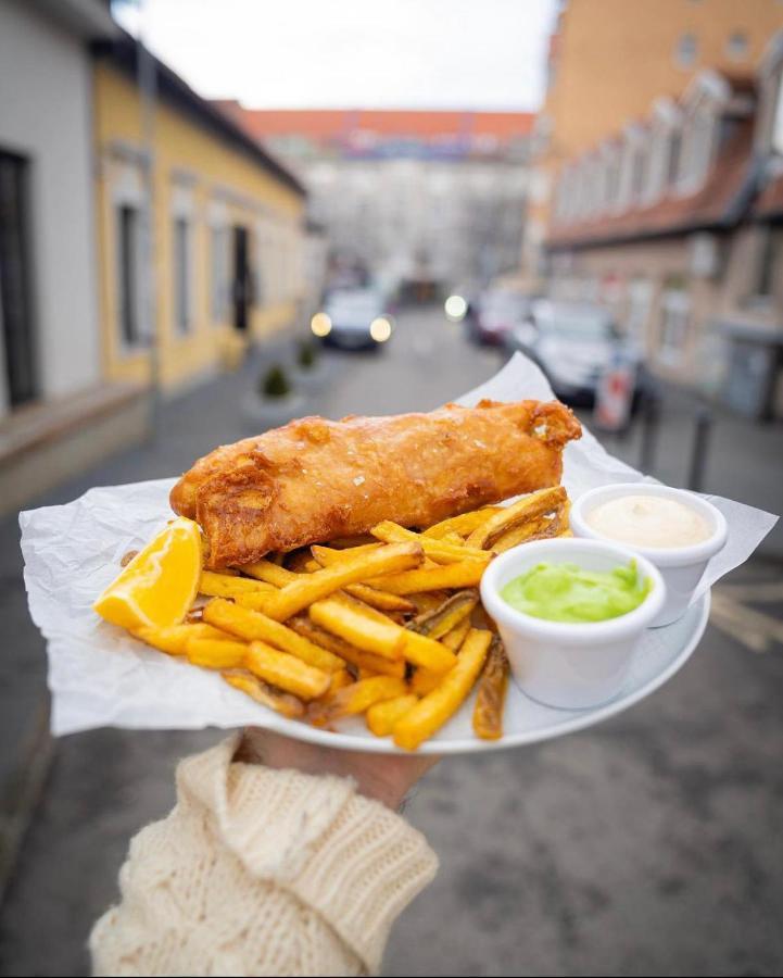 Street Food Possonium Apartments Bratislava Eksteriør bilde