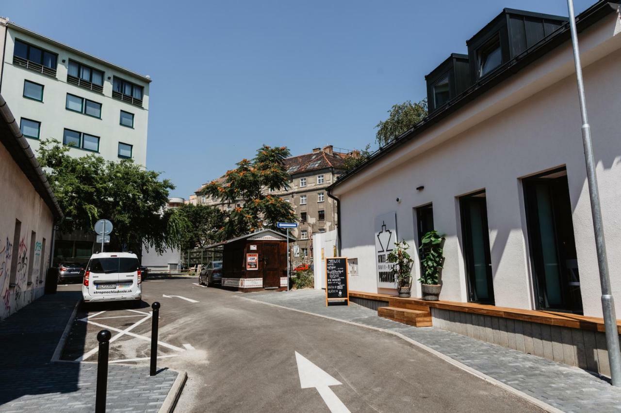 Street Food Possonium Apartments Bratislava Eksteriør bilde